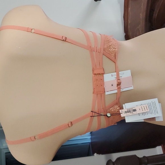 Victoria's Secret Bluebella bra. 34C. New with tags - Picture 4 of 7